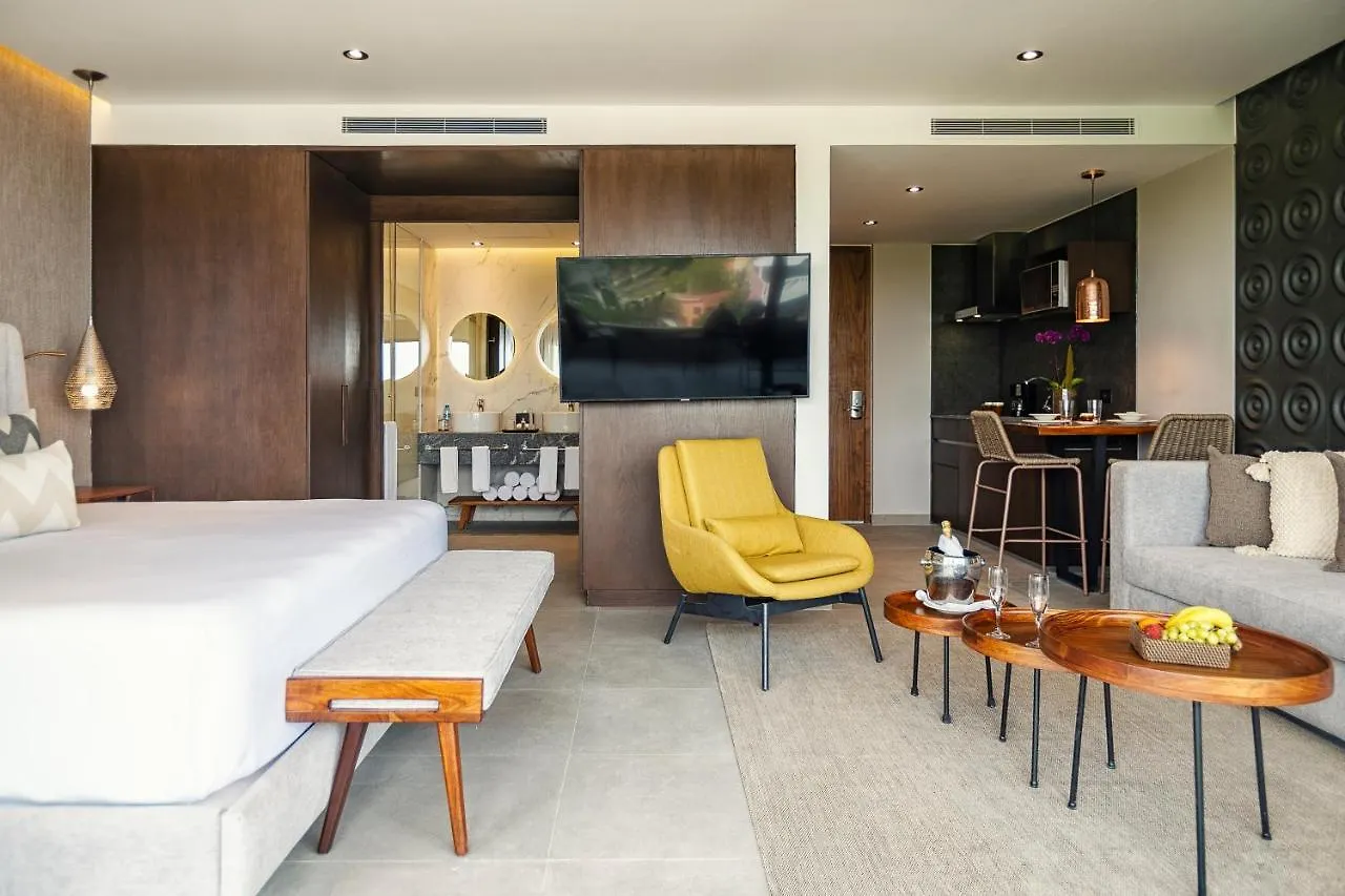Hotel The Fives Oceanfront Puerto Morelos 5*,