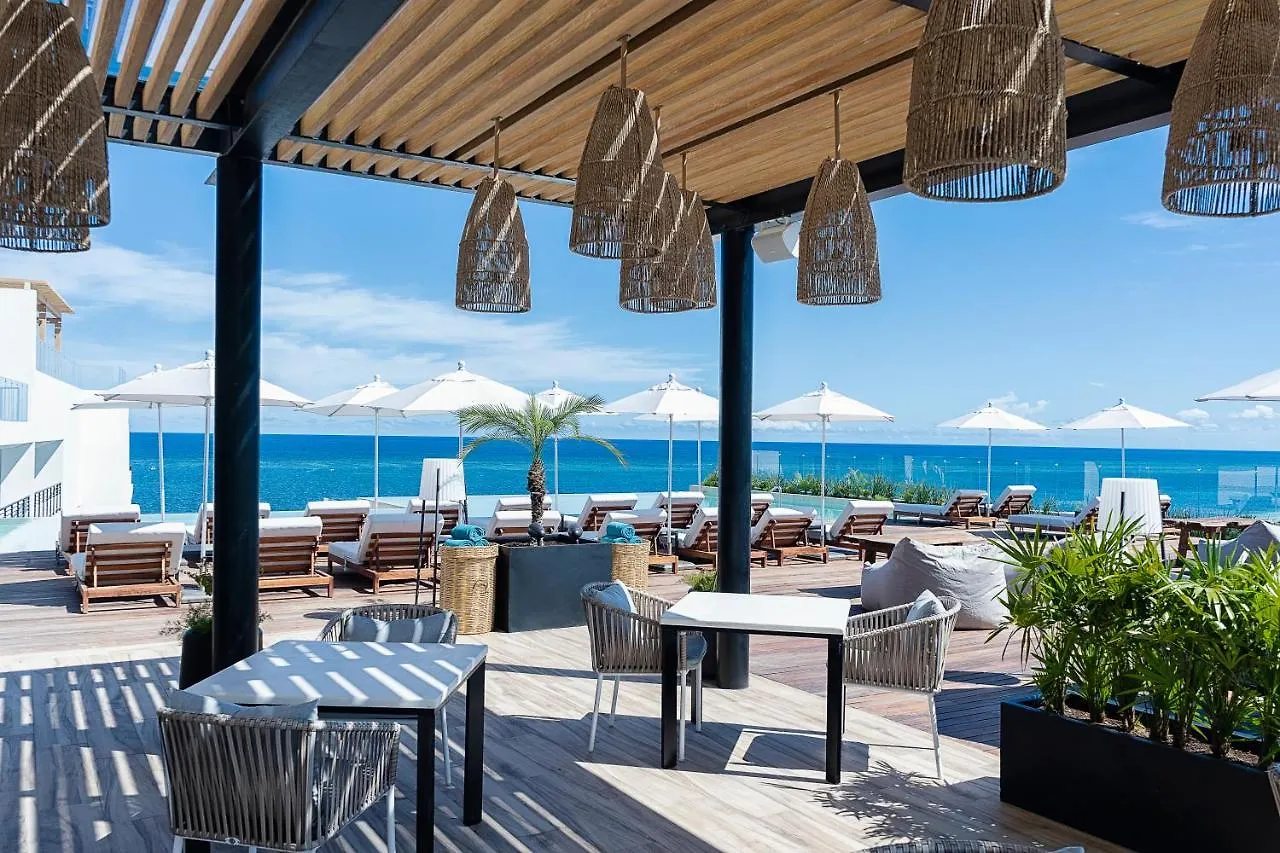 Hotel The Fives Oceanfront Puerto Morelos México